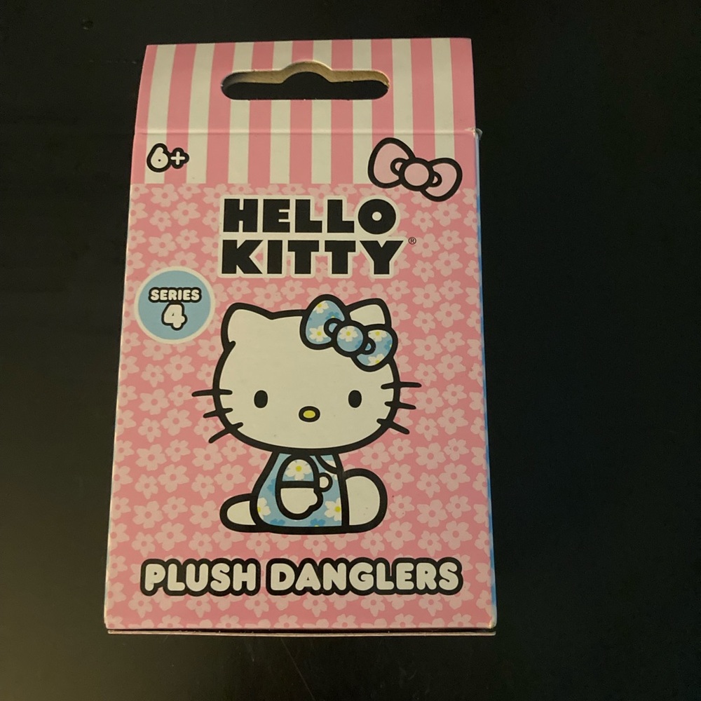 Hello Kitty series 4 Plush Dangler New unopened in box!